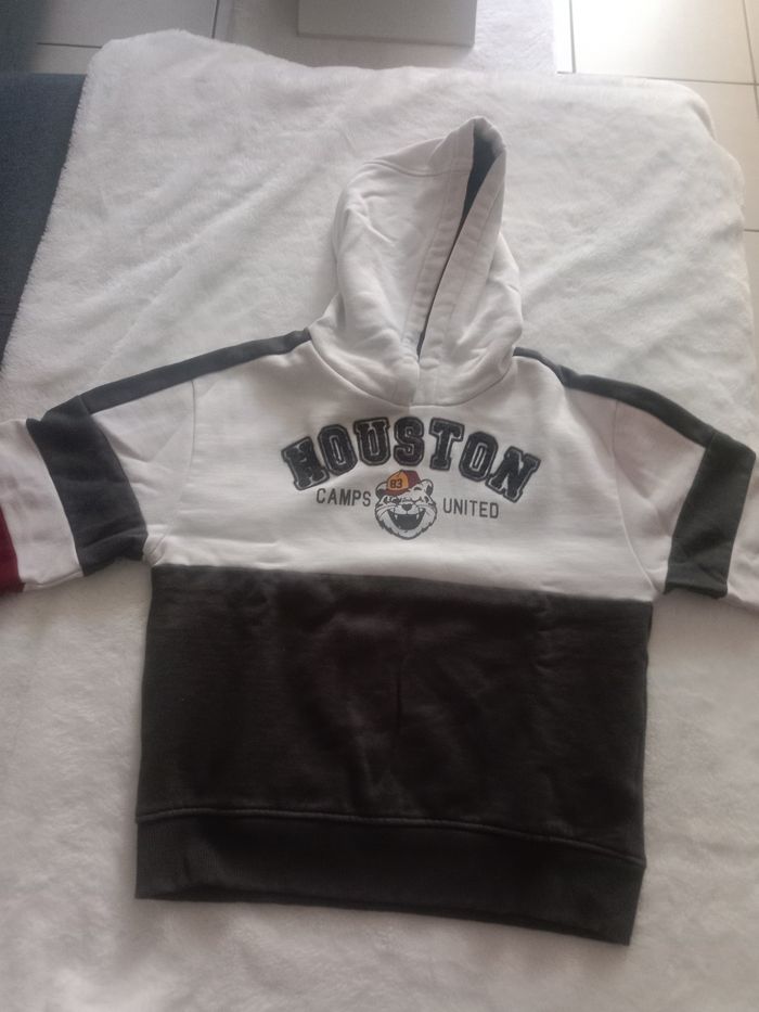 5 pulls dont 3 Minecraft 8ans vendu 15 euros les 5 pulls - photo numéro 9