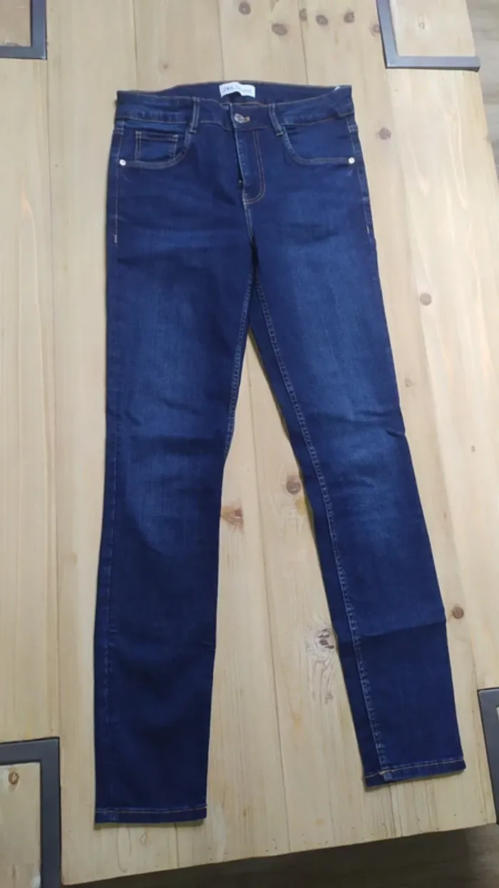 Jean brut de marque "ZARA" coupe skinny