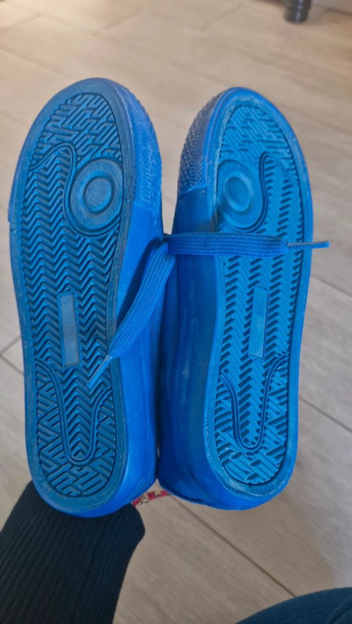 Baskets bleues neuves pointure 30 - photo numéro 3