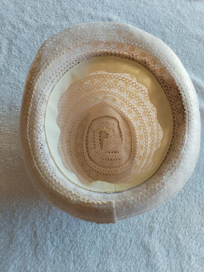 Chapeau avec fleur H&m taille 4-5 ans - photo numéro 4