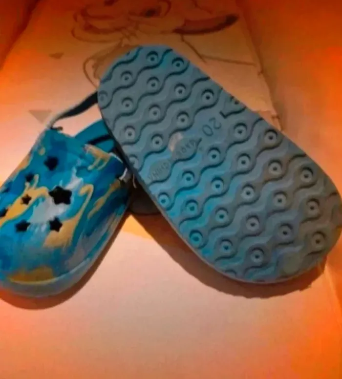 Sandales type crocs - photo numéro 3