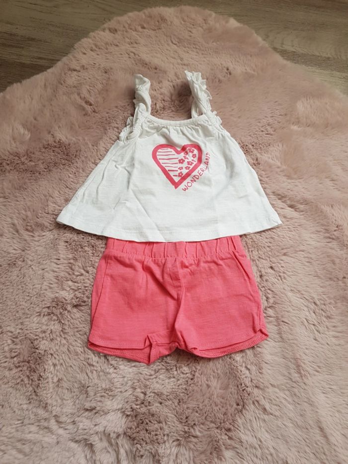 Short et tee shirt fille 3 mois