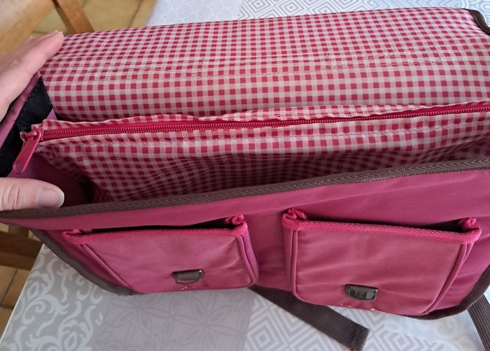 Cartable à motif fleuris très bon état - photo numéro 9