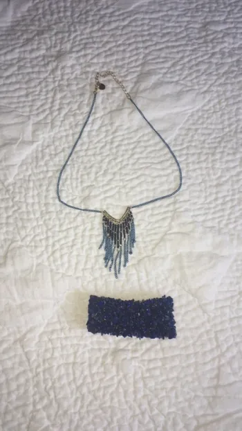 Collier et bracelet bleu