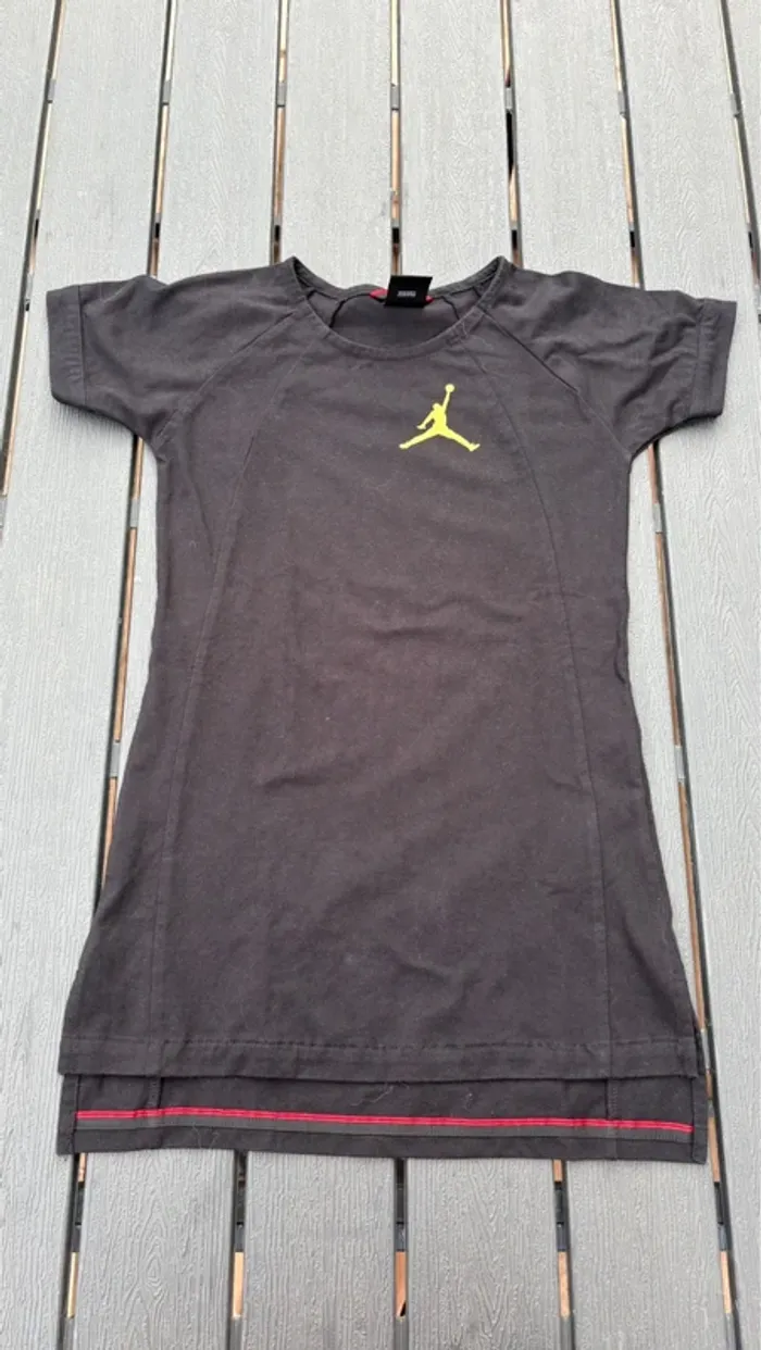 Robe Jordan noir fille taille 8/10 ans