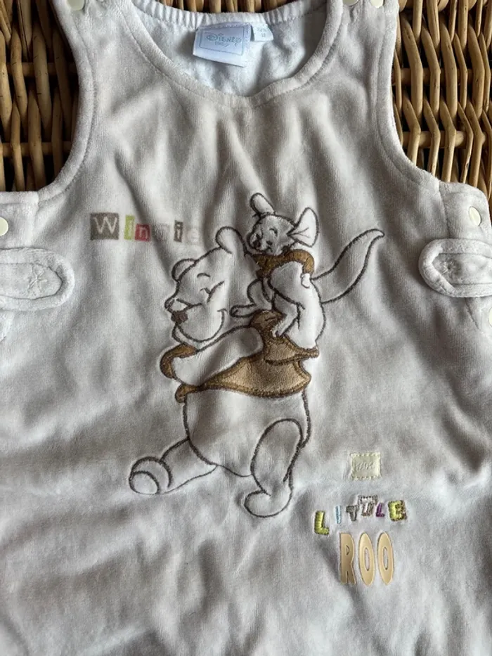 Salopette Winnie 6/9mois en très bon état - photo numéro 3