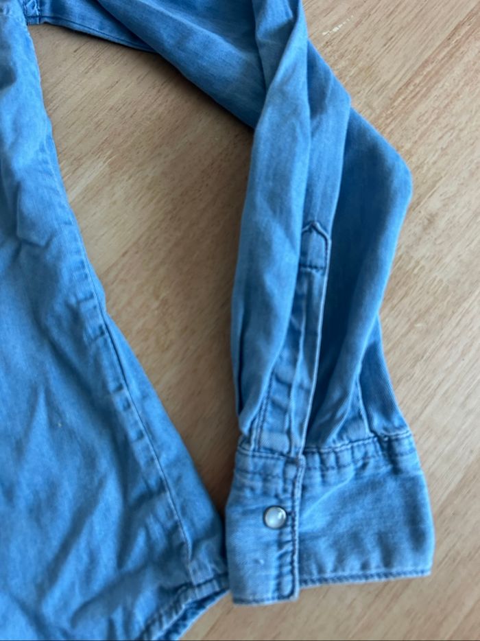 Chemise en jean parfait état taille 36 - photo numéro 3