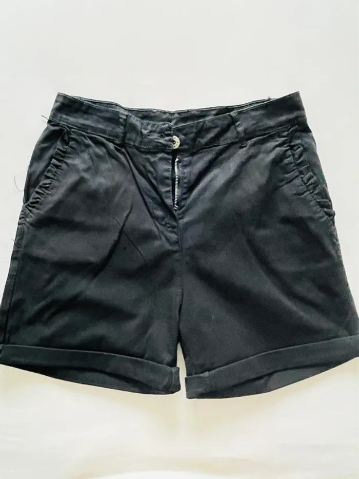 Short noir