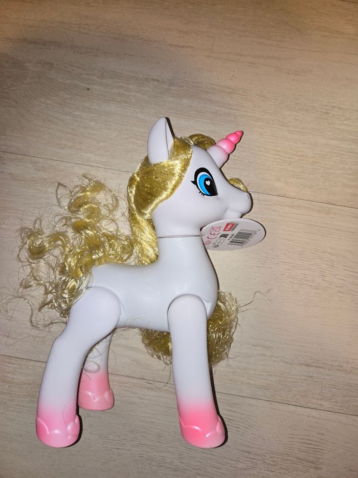 Licorne à coiffer neuve - photo numéro 5