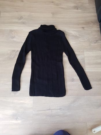 Pull noir