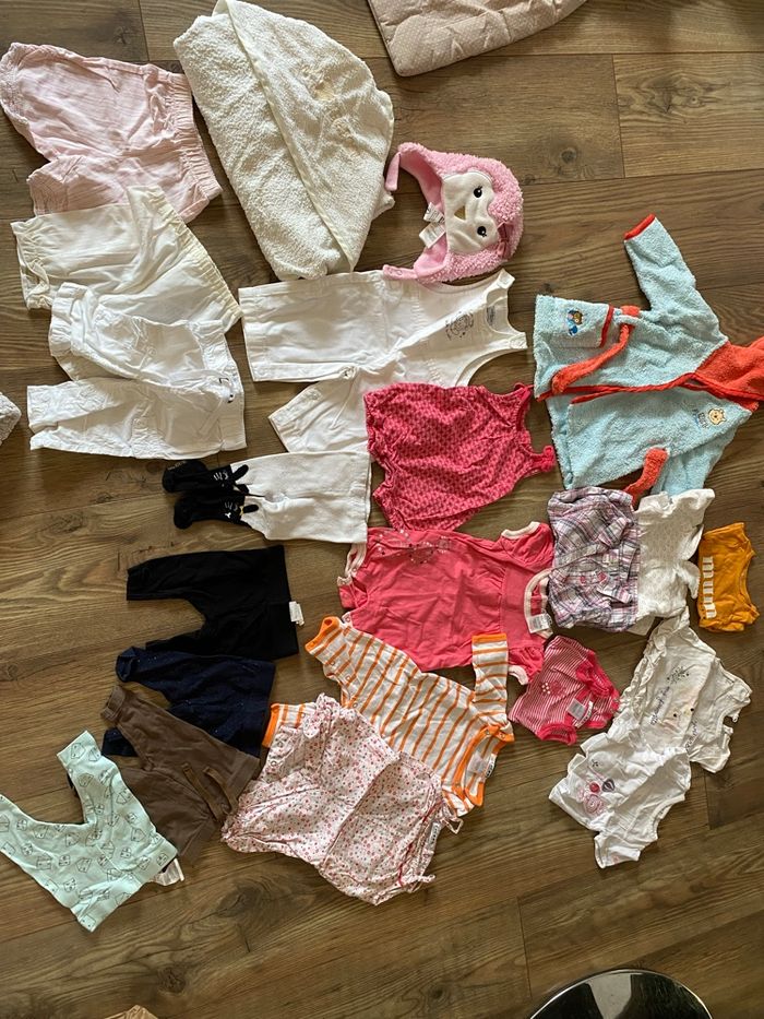 Lot 22 vêtements fille T1 mois - photo numéro 7