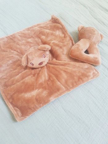Doudou et hochet Ours