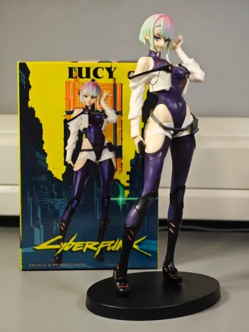 Figurine CyberPunk Edgerunners : Lucy 21cm neuve avec boîte