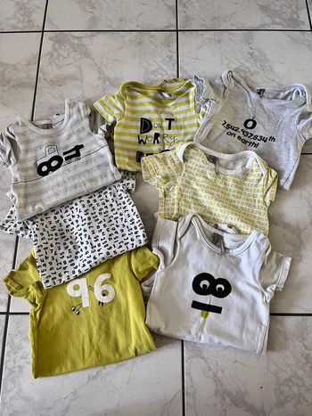 Lot bodies 12 mois