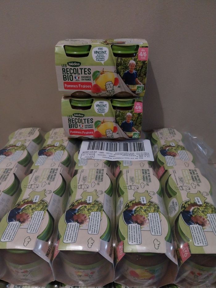 Lot 12 packs de compotes pomme fraise bledina