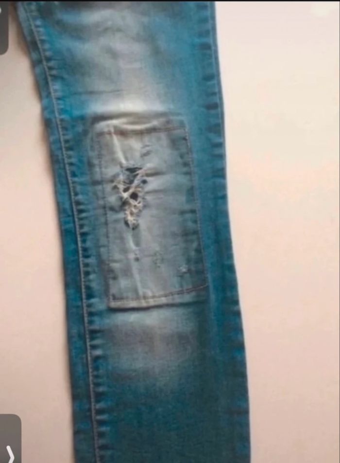 Jean pour femme TRÈS BON ÉTAT taille 38 / M couleur bleu - photo numéro 7