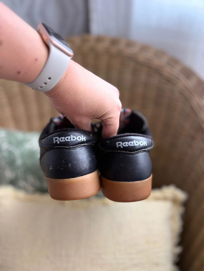 Basket Reebok - Noir - 100% cuir - en très bon état - pointure 39 - photo numéro 3