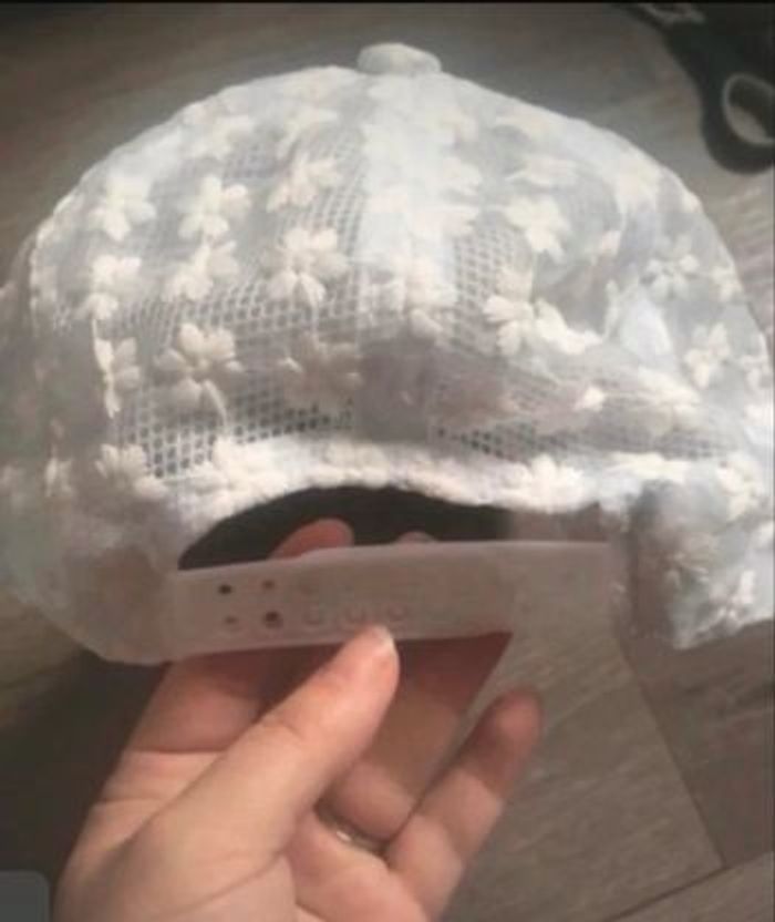 Casquette réglable pour femme NEUVE couleur blanc - photo numéro 5