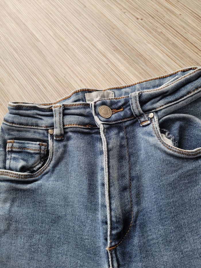 Jean bleu - photo numéro 2