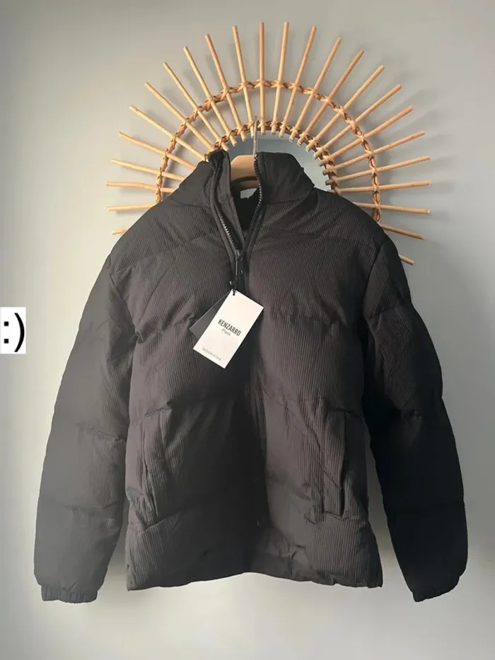Superbe veste à capuche avec doublure taille S marque Kenzarro Paris