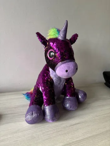 Peluche licorne à paillettes