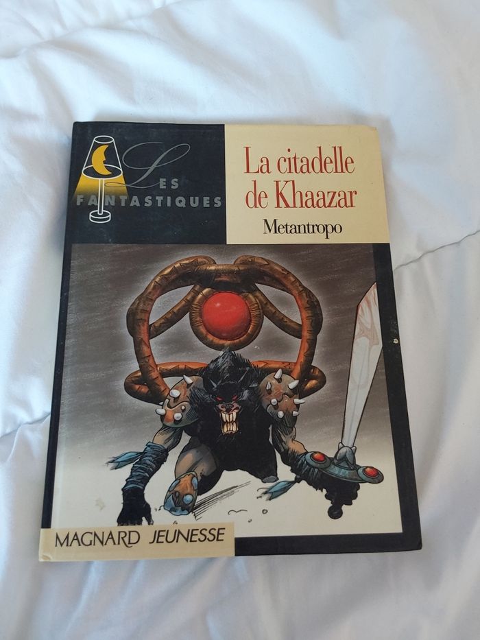 Livre enfant titre La citadelle de Khaazar