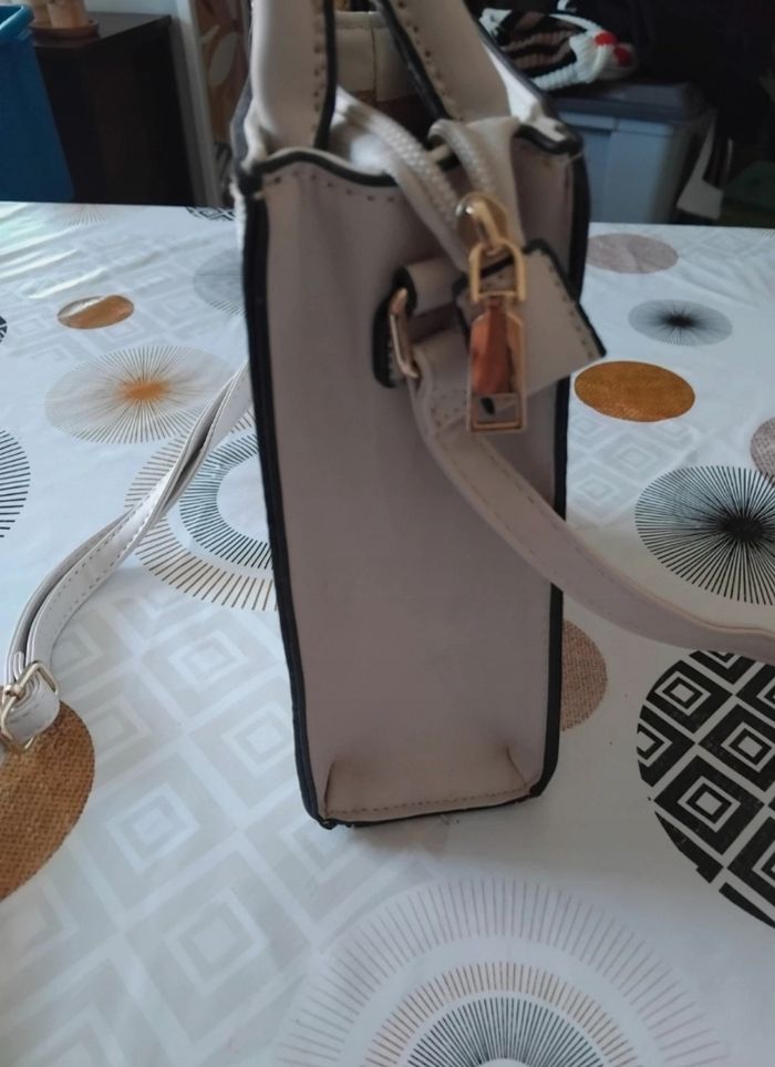 Sac a main avec étiquette neuf - photo numéro 4