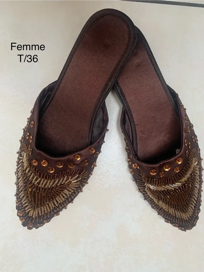 Superbes mules satinées sequins et perles T/36