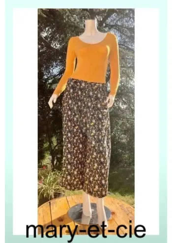 SOLDE - Pantalon fluide jambes larges , taille élastique , motif fleurit
