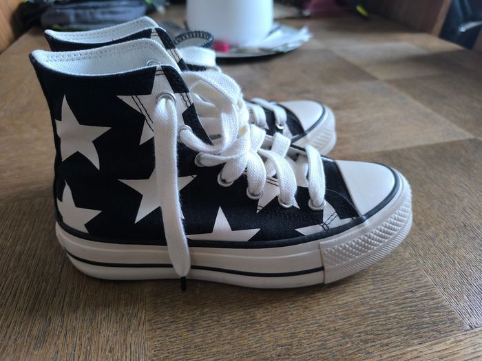 Baskets Converse noires et blanches - photo numéro 4