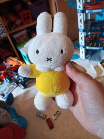Peluche hochet Miffy
