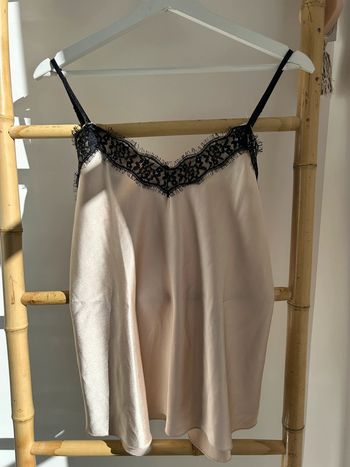 Débardeur beige fines bretelles