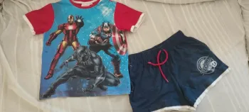 **Ensemble Short et T-shirt Enfant Avengers - Style Super Héros**