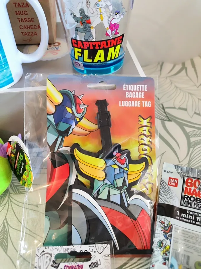 Coffret cadeau " dessins animés des années 80" contenant 8 cadeaux Capitaine flam Goldorak - photo numéro 6