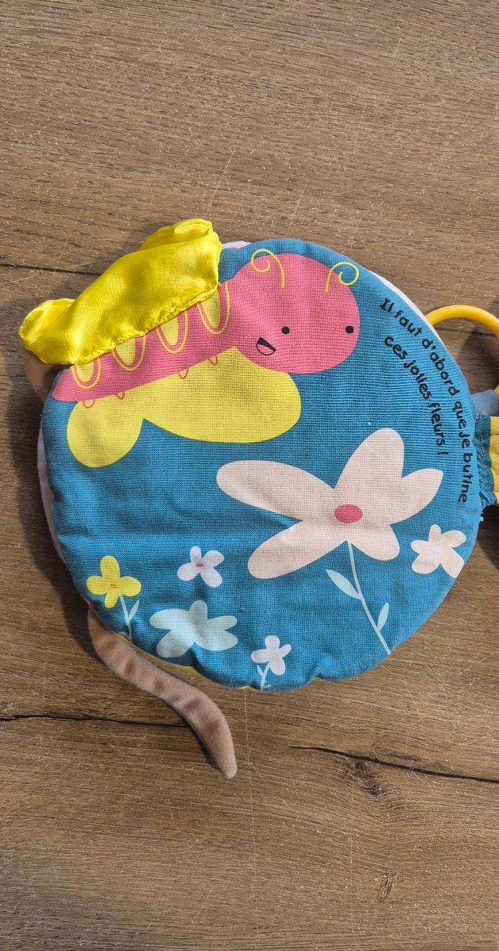 Livre d'éveil en tissus Qui veut jouer avec moi ? - photo numéro 6