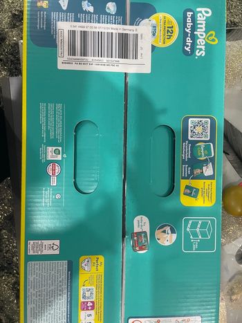 Un pack de couches 98 Pampers Taille 4+