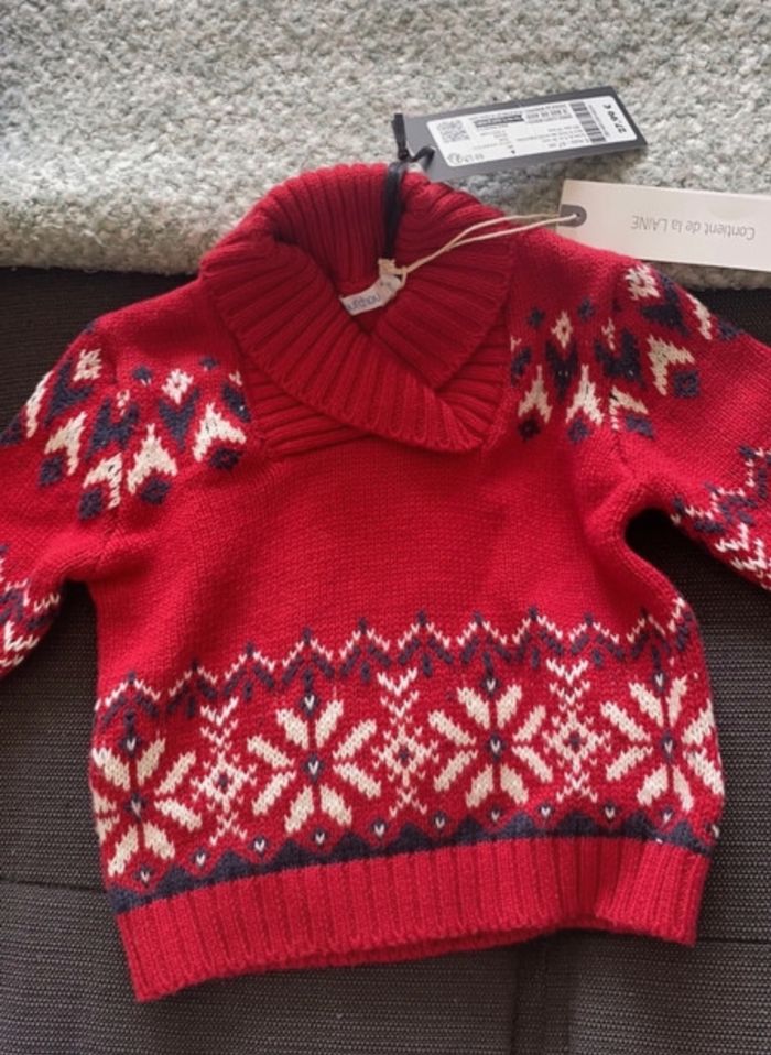 Pull boutchou neuf avec étiquette