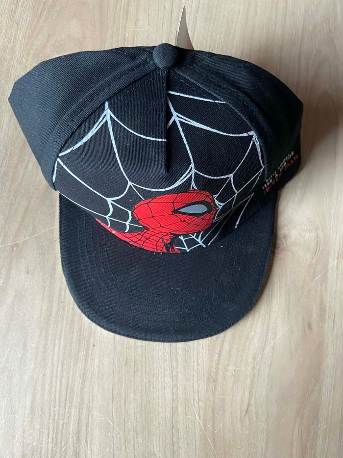 Casquette Spiderman taille unique noir et rouge
Neuf avec étiquette