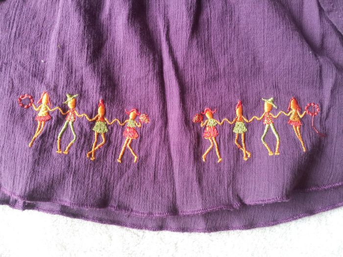 Jupe courte fluide taille élastiquée violette 4 ans TBE - photo numéro 2