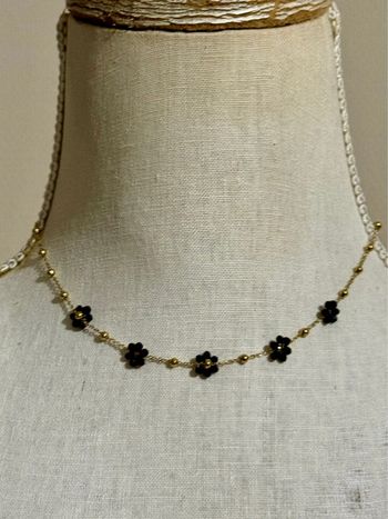 Collier chaîne réglable petites boules acier inoxydable or fleurs marguerites perles noires