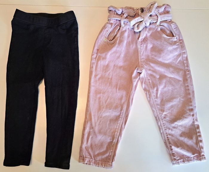 Lot de 2 pantalons fille 4 ans TBE - photo numéro 2