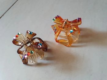 Coiffure : Pinces barrettes nœud et strass