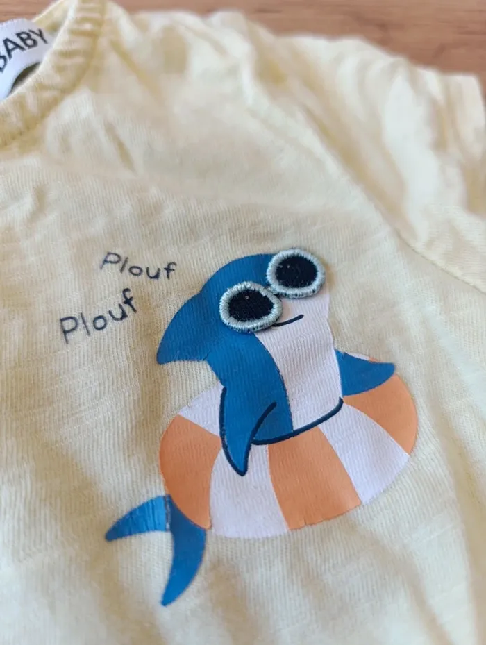 T-shirt garçon taille 24 mois - photo numéro 2