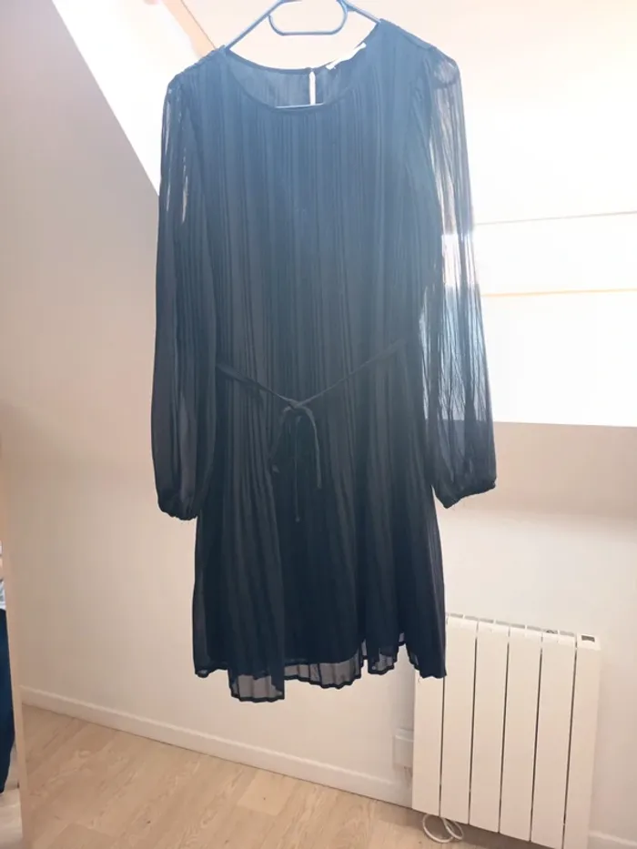 Robe noire mango