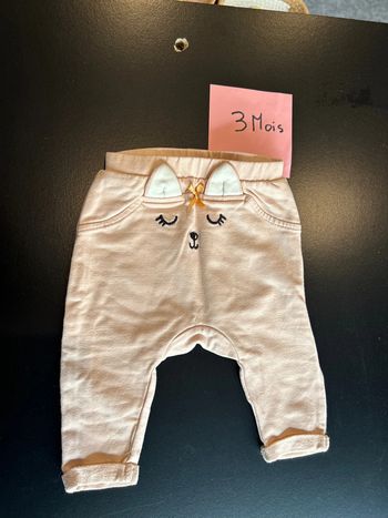Pantalon rose pale tête