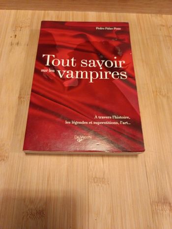 Livre tout savoir sur les vampires
