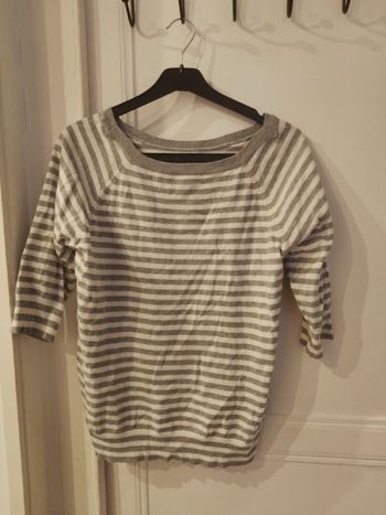 Haut rayé gris et blanc