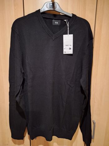 Sweat col V neuf noir C&A L