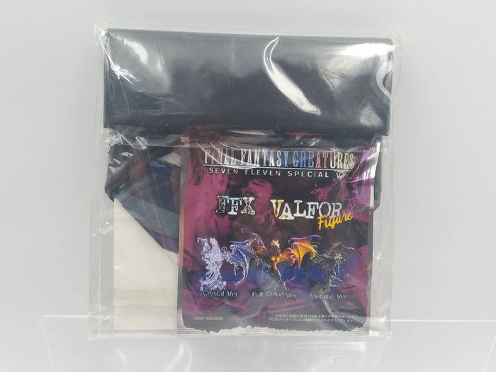 Final Fantasy X Preorder Bonus - Bandana & Valefor Figure - photo numéro 2