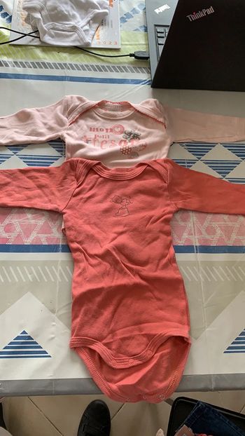 Lot 2 bodies manches longue